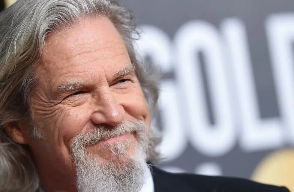 (FILES) In this file photo taken on January 6, 2019 US actor Jeff Bridges arrives for the 76th annual Golden Globe Awards at the Beverly Hilton hotel in Beverly Hills, California. - US actor Jeff Bridges announced on Twitter on October 19, 2020 that he has been diagnosed with Lymphoma. (Photo by VALERIE MACON / AFP)