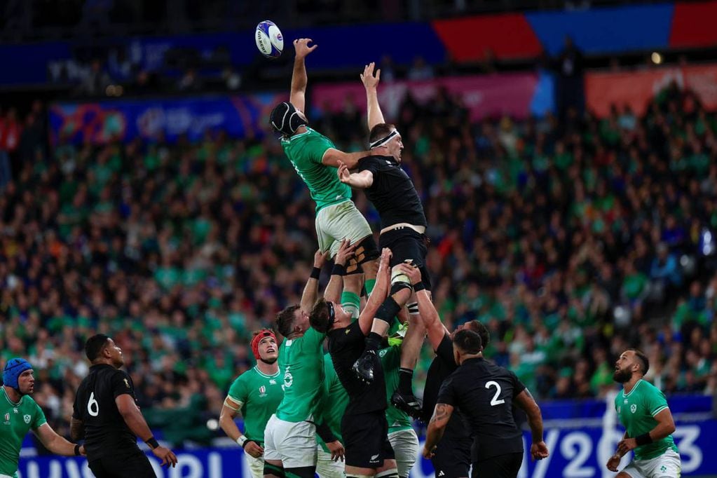 Nueva Zelanda superó a Irlanda y se metió en semifinales.