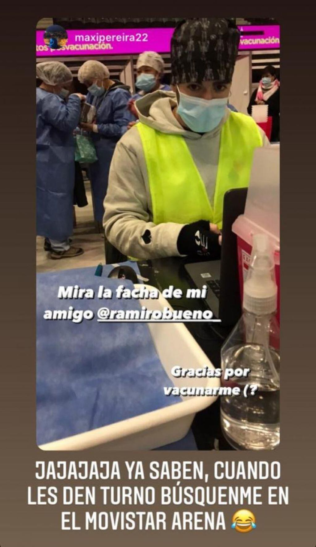 Ramiro Bueno, hijo de Rodrigo, alienta a sus seguidores a que se vacunen y que lo busquen para sacarse una foto.