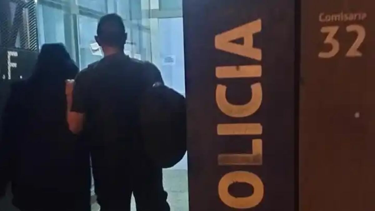Detuvieron a un hombre que agredió y amenazó a un menor tras una discusión por una pelota: qué hallaron en su casa thumbnail