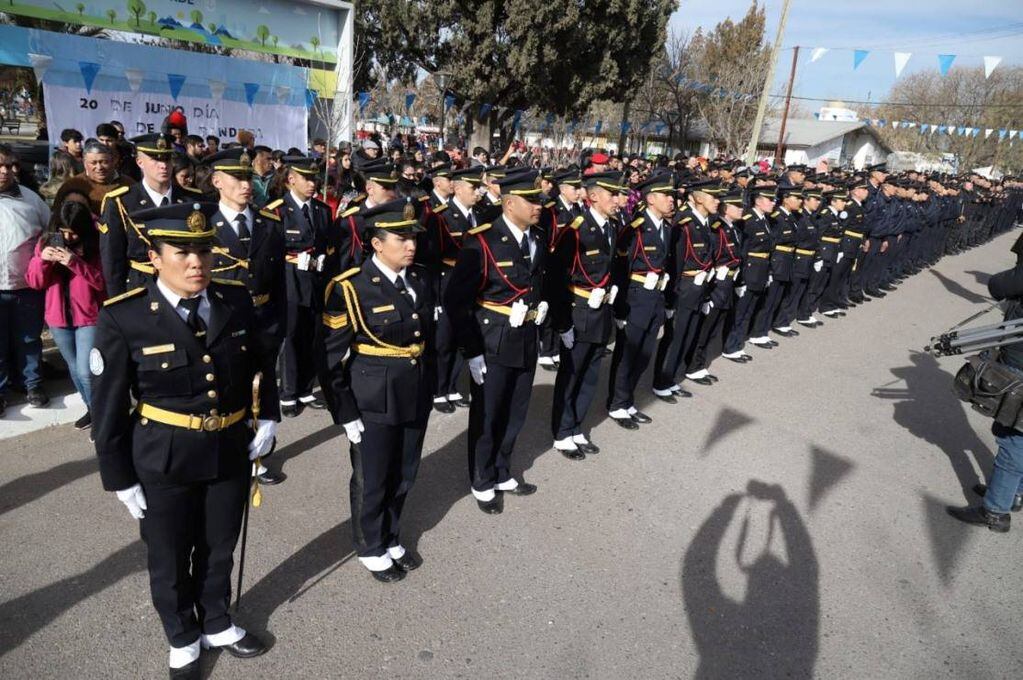 Se realizó el acto y desfile por el Día de la Bandera en San Rafael.