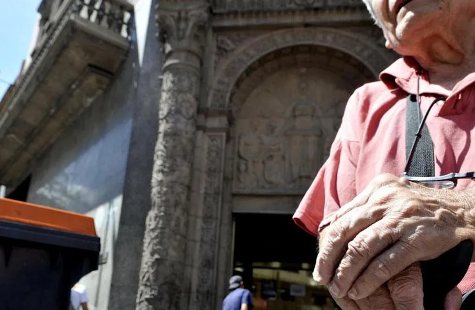 Denuncian maltratos hacia dos mujeres de 91 y 95 años. (Pedro Castillo/Archivo).