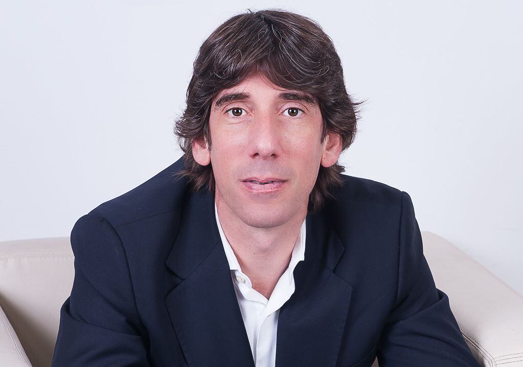 Darío Leonel Minore, director general de BCW Argentina, autor de la nota.