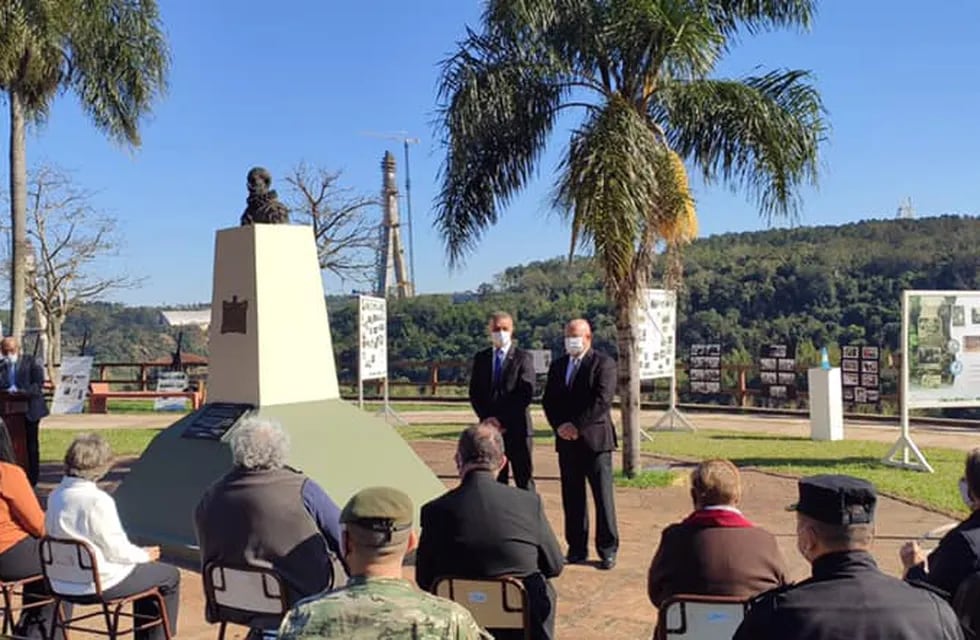 Iguazú conmemoró los 120 años cumplidos en un acto en el Hito Fundacional