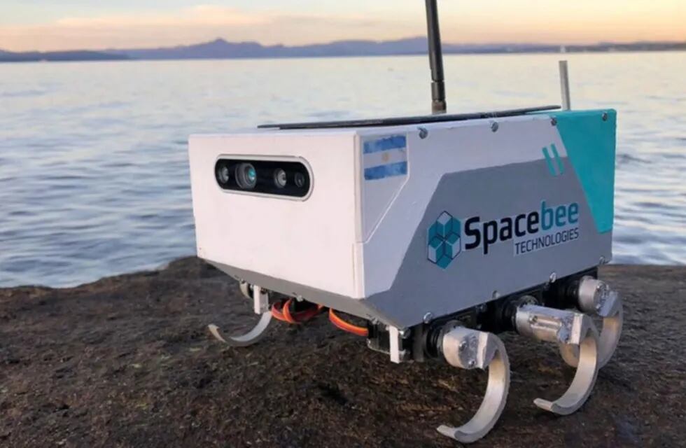 RoverTito, el robot creado por veinte jóvenes argentinos, denominados Spacebee Tecnologies.