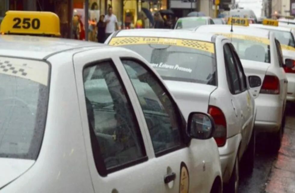 Taxistas también pidieron un aumento tarifario y se reunirán este sábado