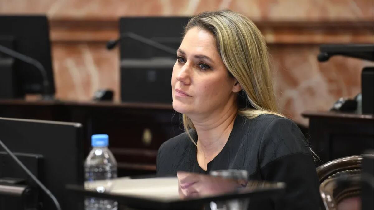 Carolina Losada y un sentido adiós: su mensaje ante la pérdida de una figura icónica thumbnail