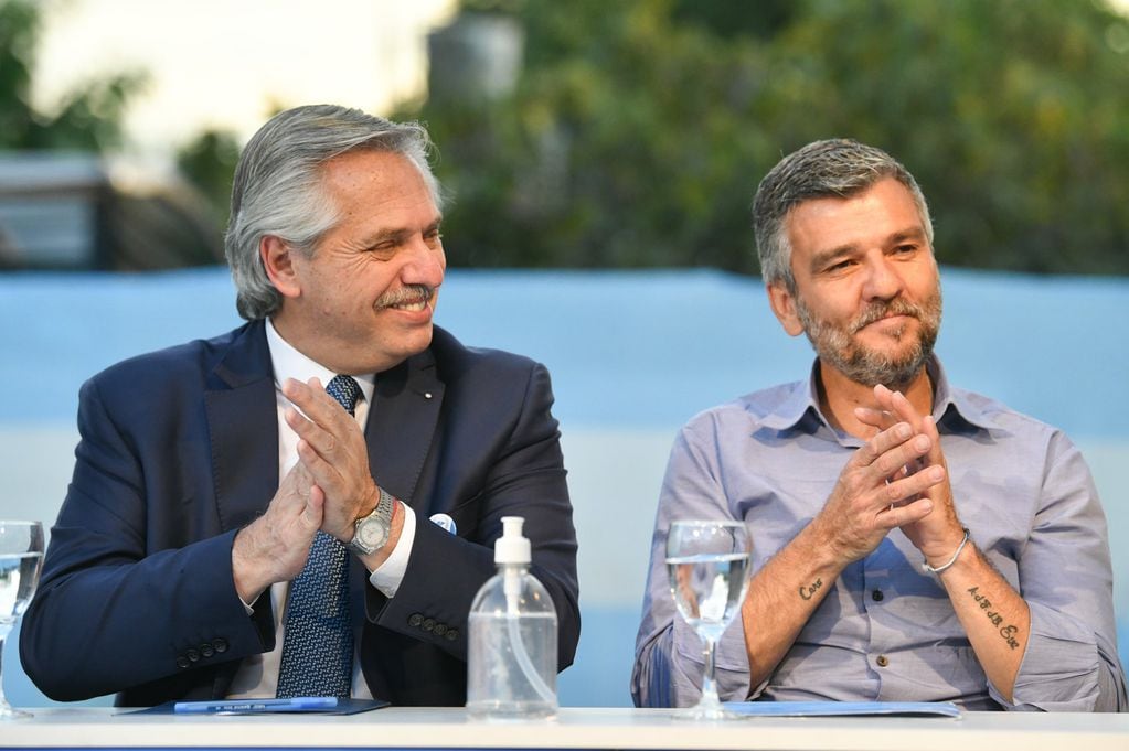 Alberto Fernández junto al ministro de Desarrollo Social, Juan Zabaleta.