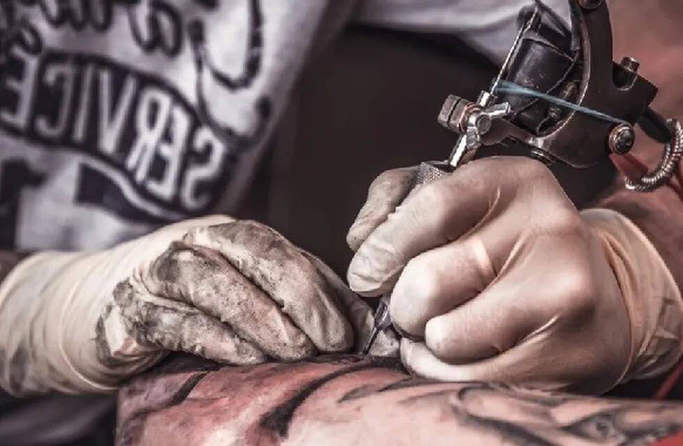 Un tatuador fue violentamente asaltado.