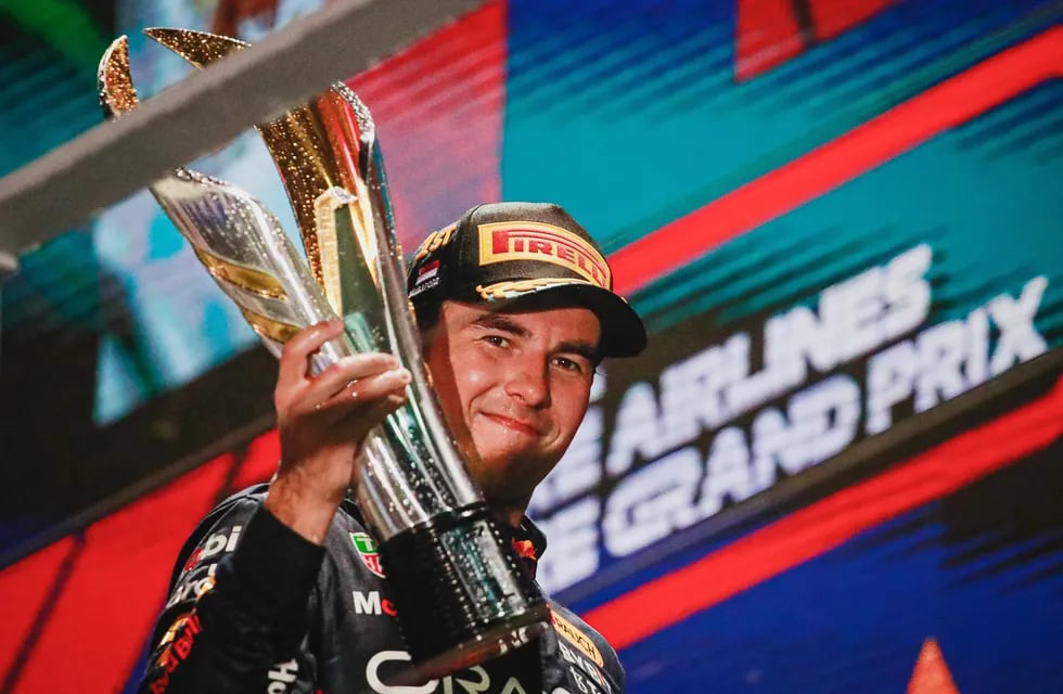 Checo Pérez, ganador del Gran Premio de Singapur de F1.