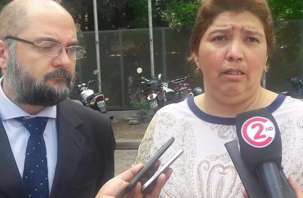 La diputada Cejas y el abogado Giusti, con la prensa de Jujuy