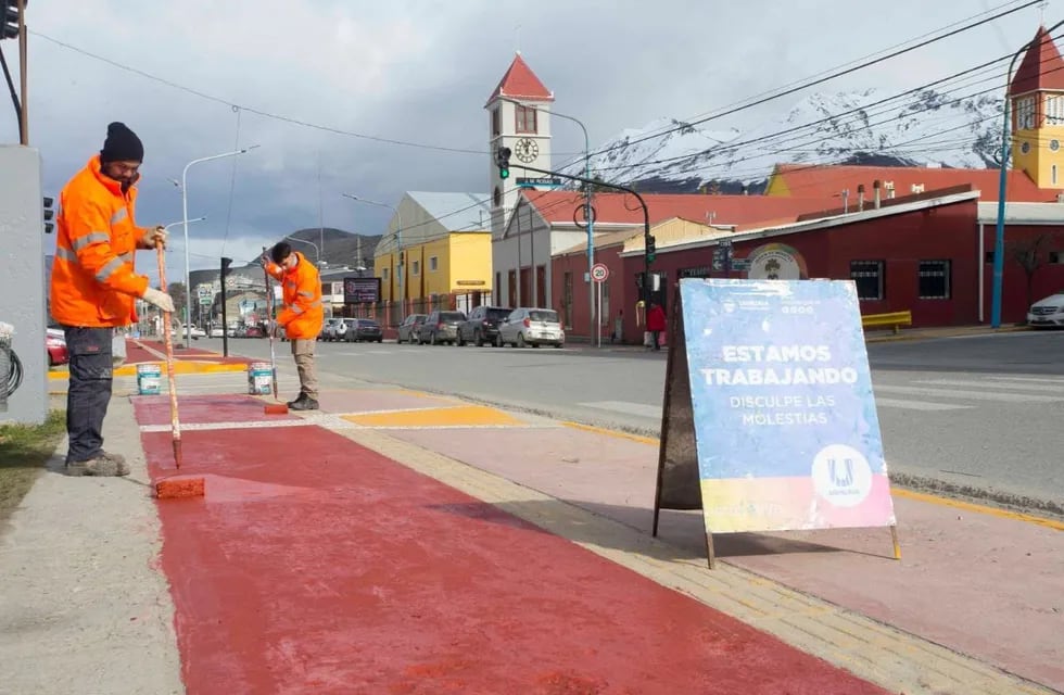 Embellecen espacios públicos para el Aniversario de Ushuaia