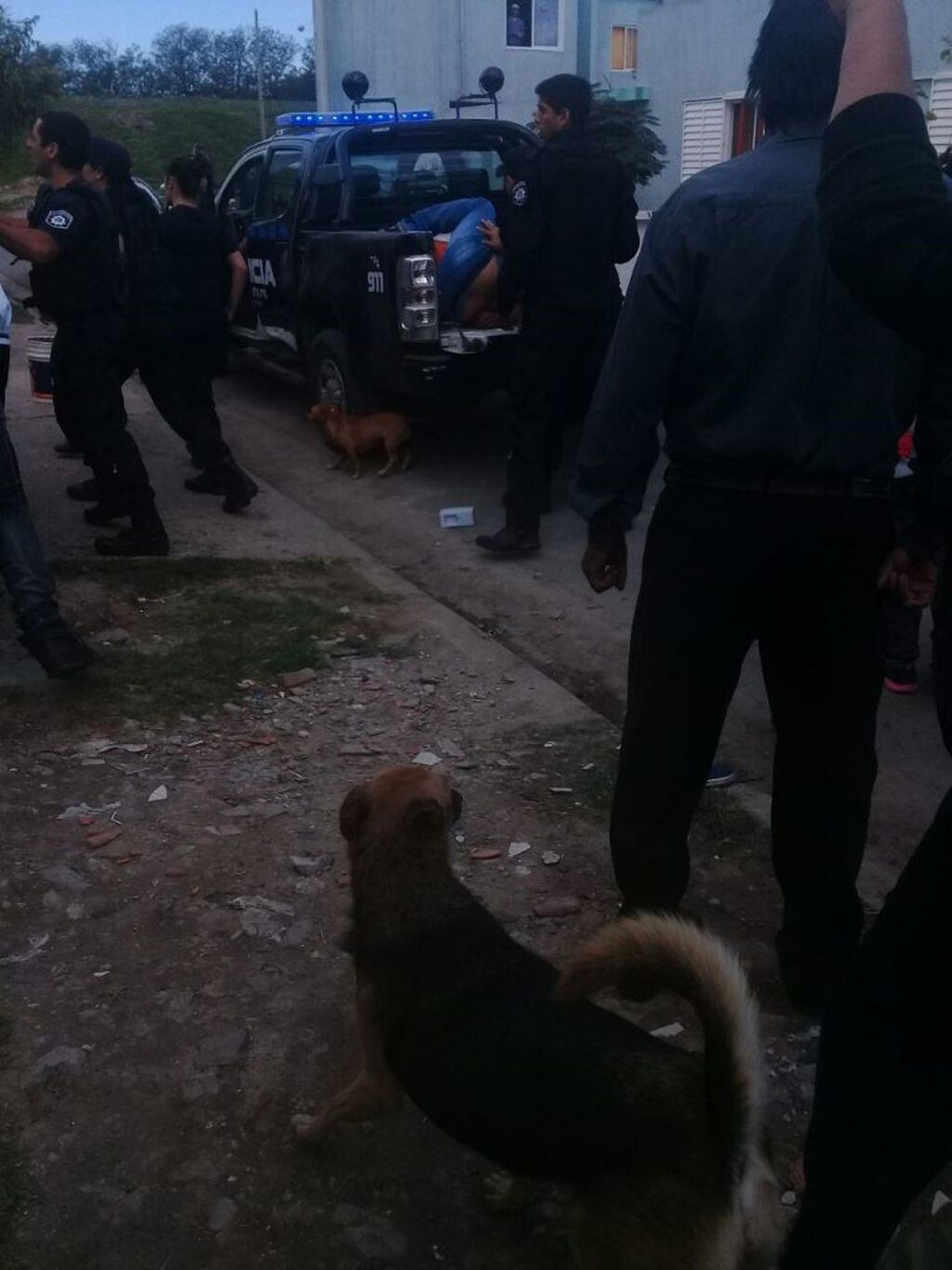 Denuncian represión policial en barrio Toba