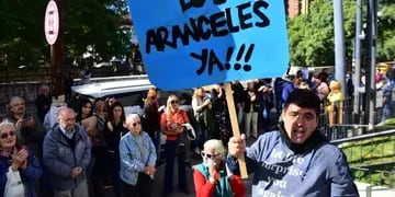 Protesta de docentes especiales en Apross