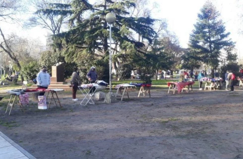 Feriantes de la Plaza Rocha de Mar del Plata realizaron una prueba piloto (Foto: Ahora Mar del Plata)