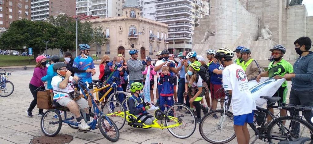 Pérez: Primer puesto en ciclismo y atletismo para Marcelo Meza (Facebook Los Pececitos Rosarinos)