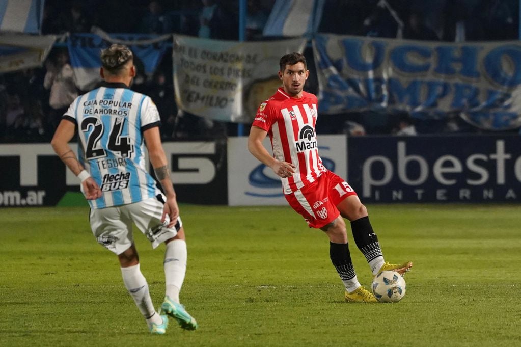 Lucas Rodríguez en escena, durante el duelo entre Atlético Tucumán e Instituto, por la Copa de la Liga Profesional. (Prensa Instituto)