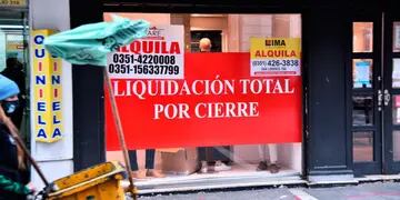 Colapso de empresas. El empleo en Córdoba depende de la oferta laboral de privados, sector que cayó por la crisis. (Pedro Castillo)