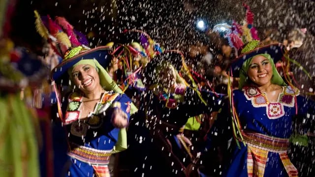 Realizarán un desfile pre-carnaval en el barrio San Onofre - ELDORADO MISIONES