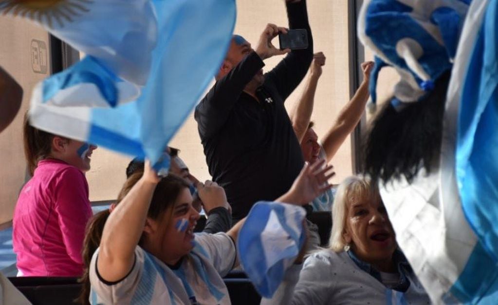 El partido de Argentina - Islandia en los bares rosarinos