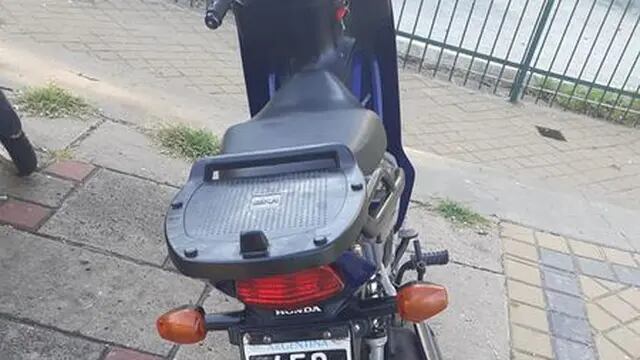 Inseguridad en Soldini: robaron una moto en la entrada de una vivienda