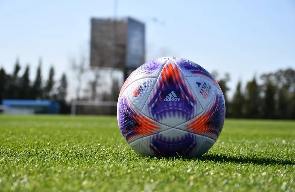 es la nueva pelota del Fútbol Argentino que se utilizará en la Liga Profesional y otras categorías de ascenso / Gentileza.