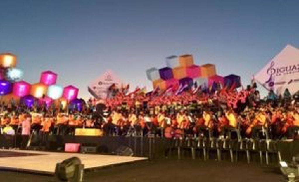 Colorido, talento, alegría, juventud. Todo esto ofreció Iguazú en Concierto ante 5.000 personas en la última jornada. (MisionesOnline)