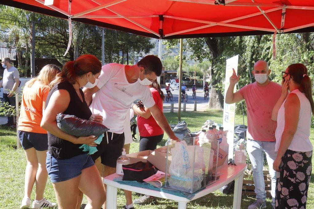 Primera jornada de VCP Recicla llevada a cabo el pasado 6 de marzo con cerca de dos mil ecobotellas recolectadas.