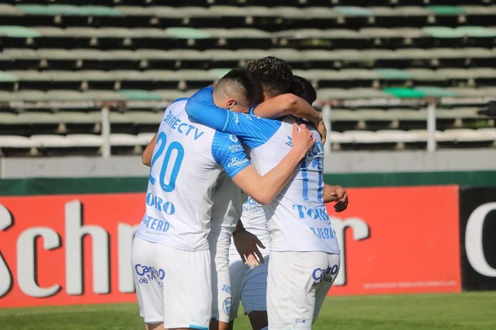 Godoy Cruz está solido y lo demostró ante Aldosivi al golear 4-1por la Liga Profesional de Fútbol.