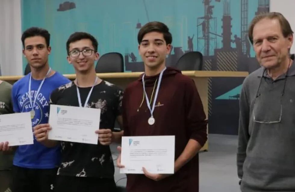 remio para alumnos de la Escuela Técnica de Tres Arroyos en la Olimpiadas Técnicas Nacionales