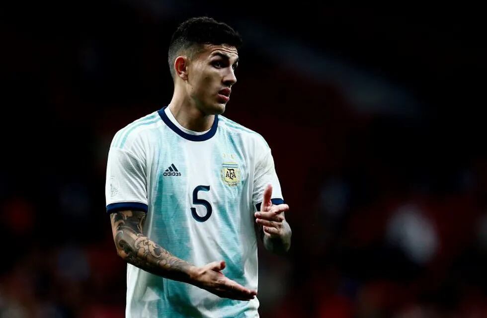 Argentina's midfielder Leandro Paredes gestures during an international friendly football match between Argentina and Venezuela at the Wanda Metropolitano stadium in Madrid on March 22, 2019 in preparation for the Copa America to be held in Brazil in June and July 2019. (Photo by BENJAMIN CREMEL / AFP) madrid españa  partido amistoso internacional futbol futbolistas partido seleccion argentina venezuela