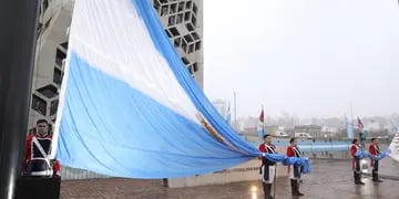 9 de julio. Acto central por el 207° aniversario de la “Declaración de la Independencia Nacional”, en explanada del Centro Cívico. (Gobierno de Córdoba)