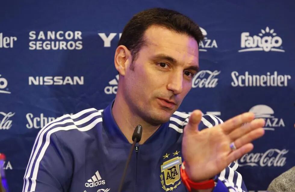 Argentina's coach Lionel Scaloni speaks during a press conference at the Hilton hotel in Tel Aviv on November 17, 2019 ahead of their friendly football match against Uruguay. (Photo by Jack GUEZ / AFP)