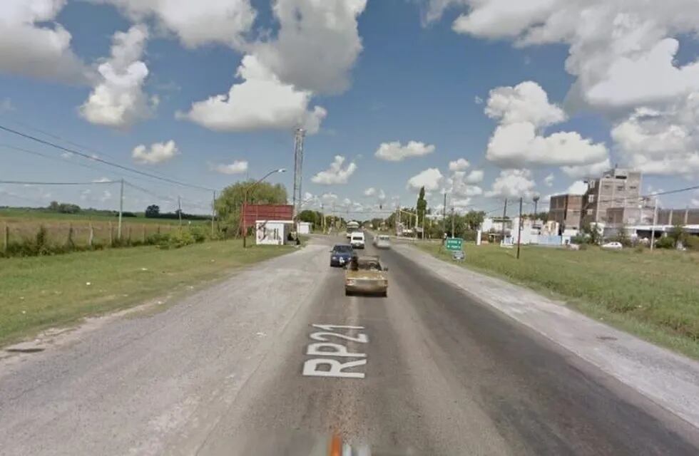 El cadáver fue hallado en el kilómetro 290 de la Ruta 21, a la altura del Aeroclub Rosario. (Google Street View)