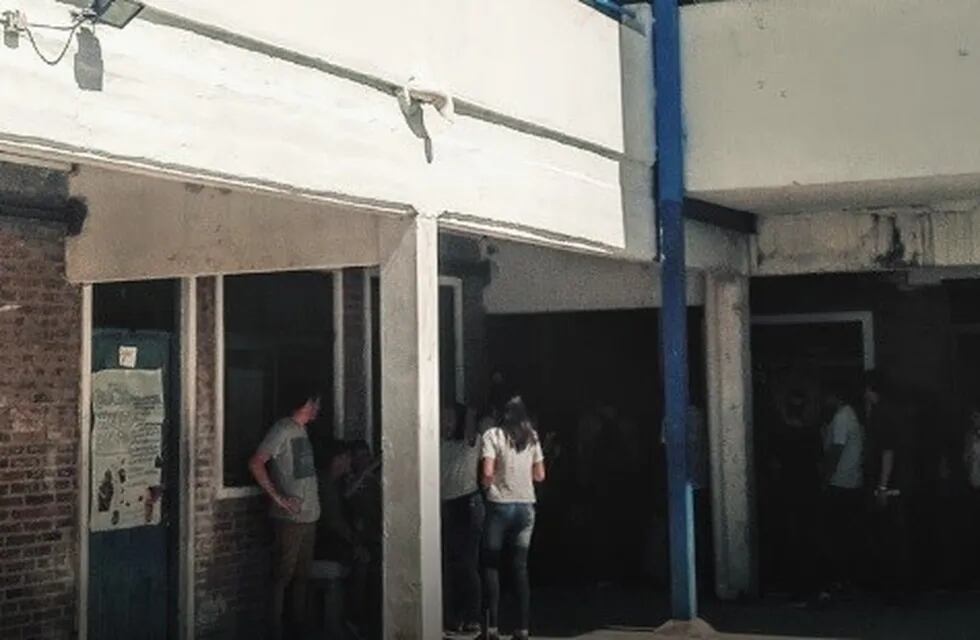 Escuela bilingüe N° 1380 Roberto Fontanarrosa de barrio Toba. (Street View)