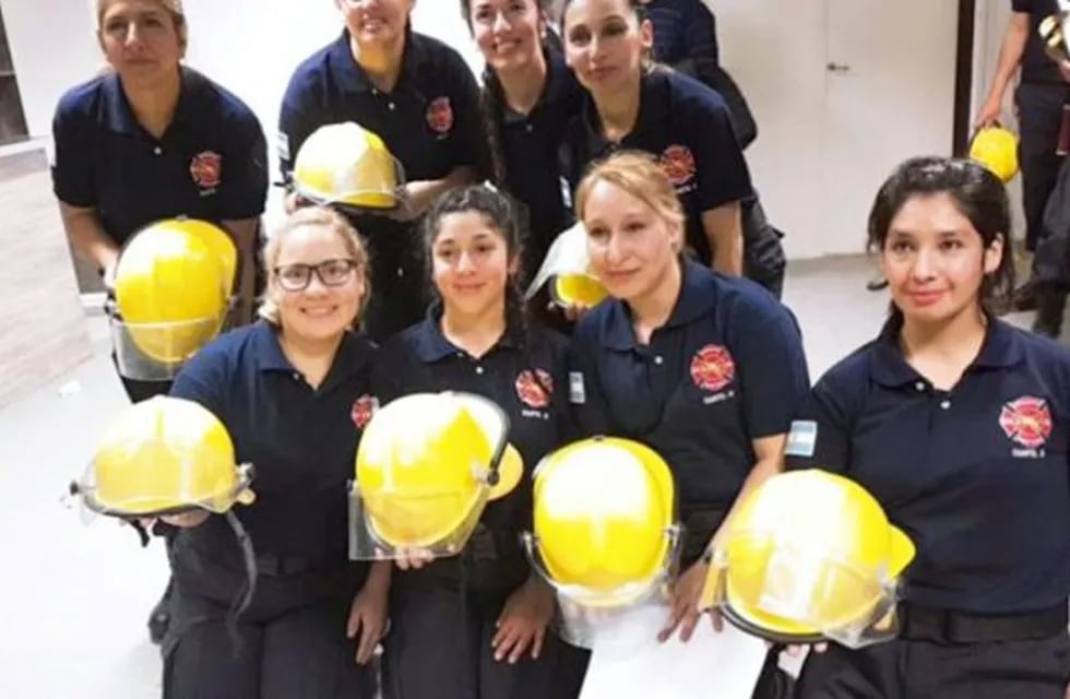 Mujeres bomberas extinguieron un incendio (Diario Femenino)
