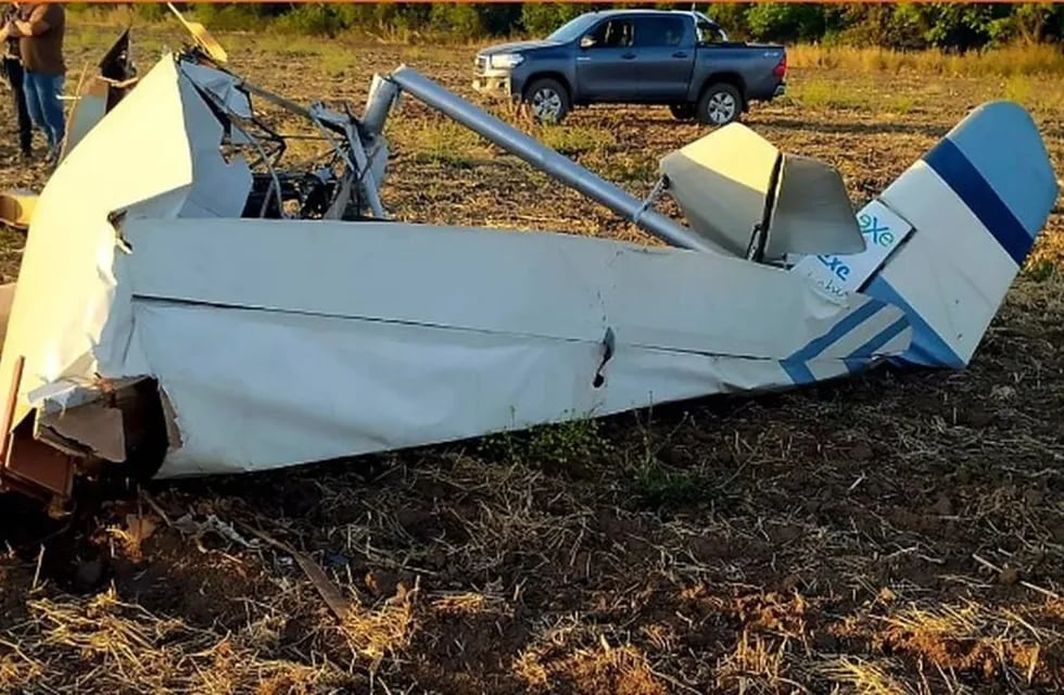 La avioneta quedó completamente destruida.
