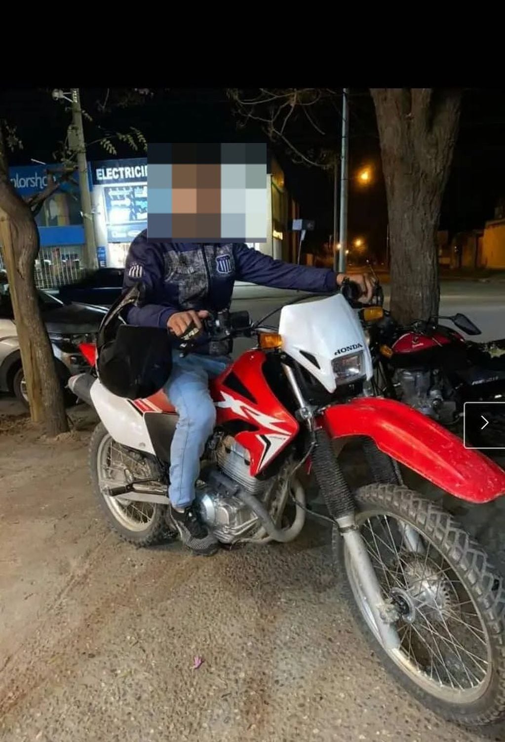 Sospechan que el presunto autor del robo de la moto de Gabriel publica los vehículos sustraídos en sus estados de whatsapp.