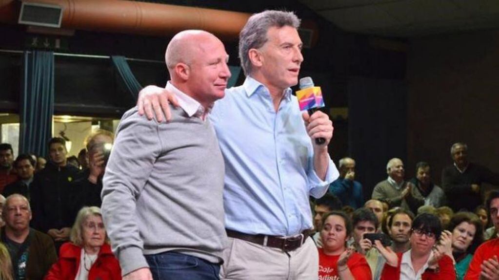 Mac Allister junto al presidente Mauricio Macri (Web)