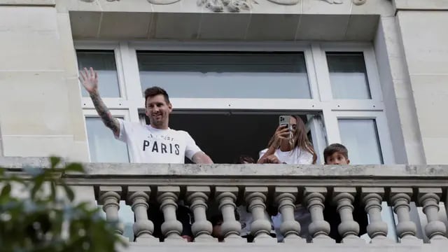 Lionel Messi y Antonela Roccuzzo en París