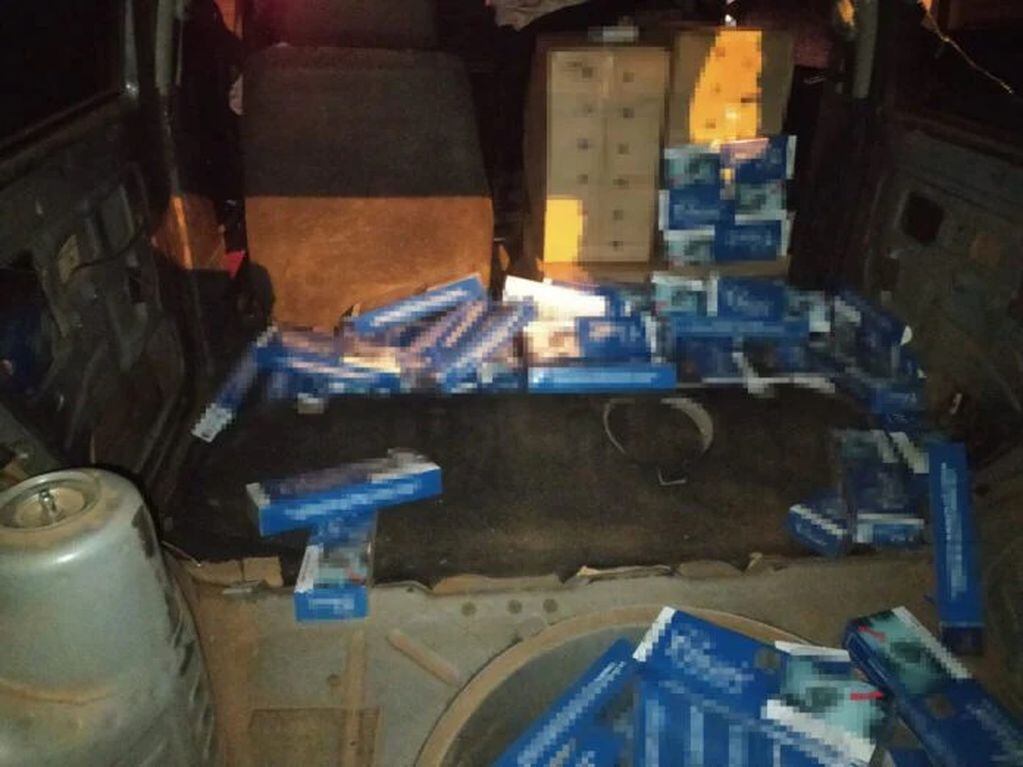 Persecución y arresto en Pozo Azul: incautaron más de 12 mil paquetes de cigarrillos ilegales.