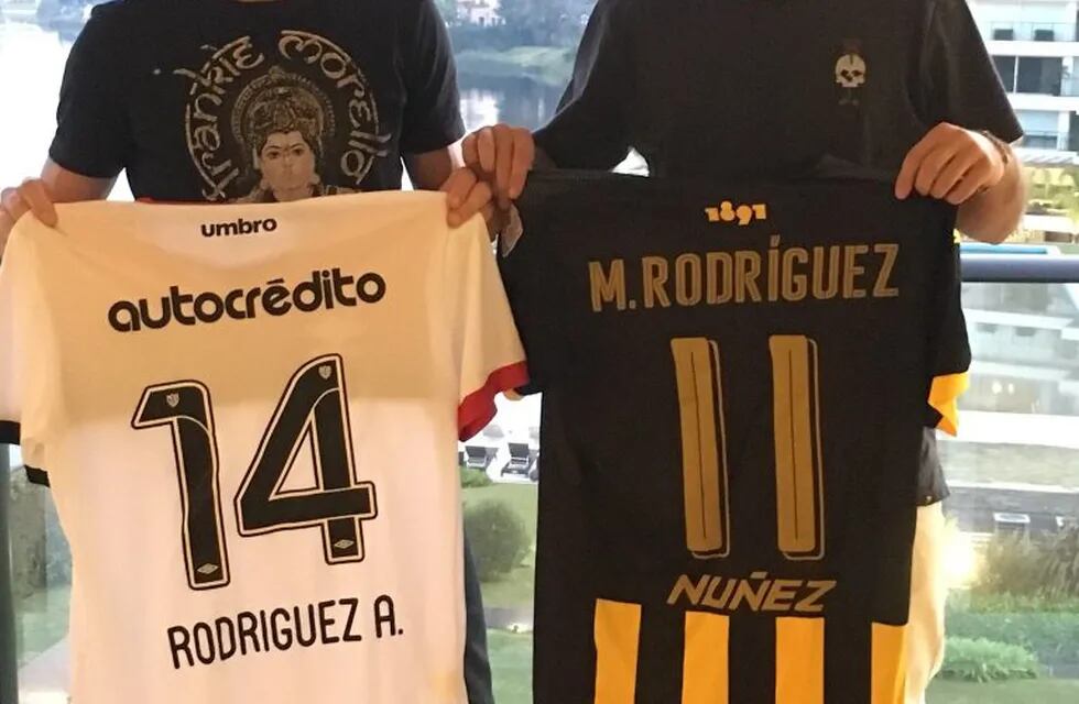 Maxi y Alexis Rodríguez intercambiaron camisetas