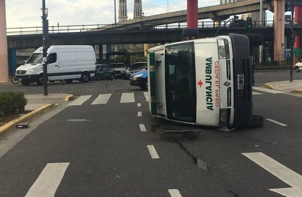 Ambulancia en la 9 de Julio.