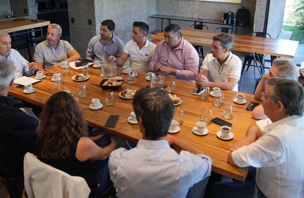 Morales invitó a los dirigentes mendocinos al acto de lanzamiento de su precandidatura presidencial el próximo 15 de marzo en el Teatro "Gran Rex" de Buenos Aires.