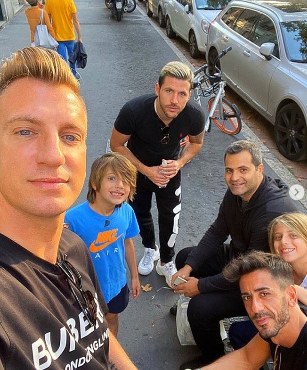 Maxi López con amigos, Valentino y Benedicto. (Instagram)