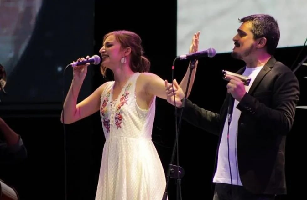 Victoria Birchner y Franco Luciani, en la cuarta luna del Festival Nacional de Folklore de Cosquín (web)