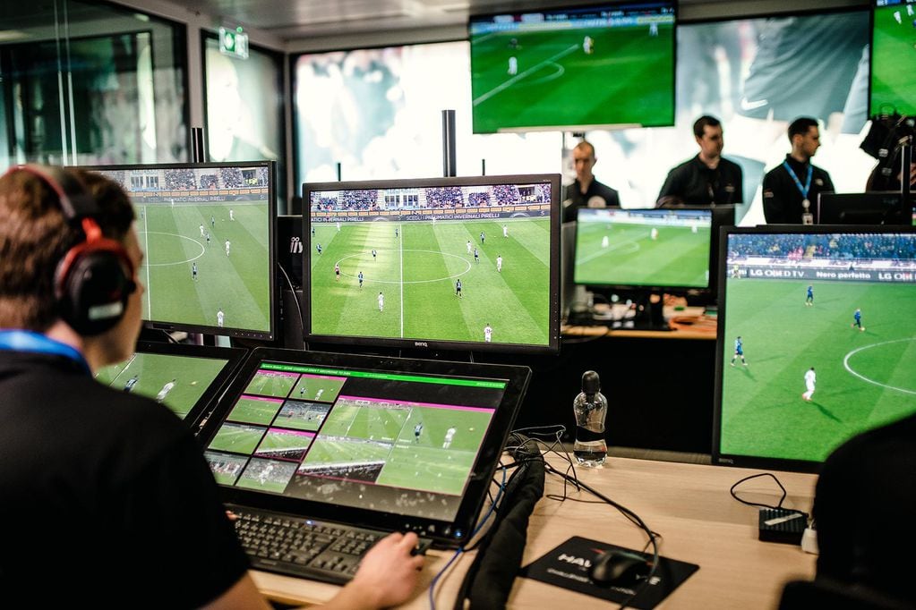 El VAR en esta Copa del Mundo tiene un nuevo sistema para detectar el fuera de juego. 