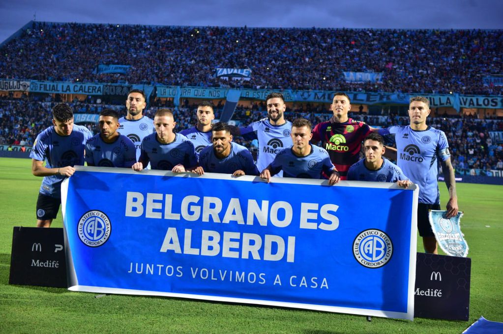 Belgrano volvió a su casa. Ante Huracán, y por la fecha 11 de la Liga Profesional, el renovado Gigante de Alberdi tuvo su primer partido en Primera División. (José Gabriel Hernández / La Voz)