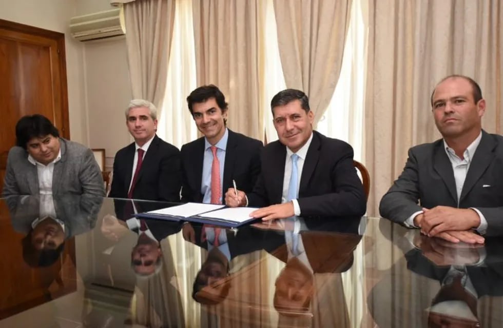 En la Casa de Gobierno, los mandatarios firmaron un convenio marco de cooperación turística
