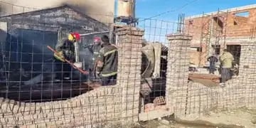 Fallecen dos menores en trágico incendio en el Barrio Rotary 23